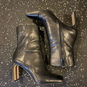 Sam Edelman Anika black leather booties size 7